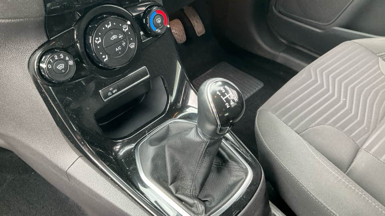 Ford Fiesta 1.0 EcoBoost Zetec Navigation 5dr Petrol Hatchback